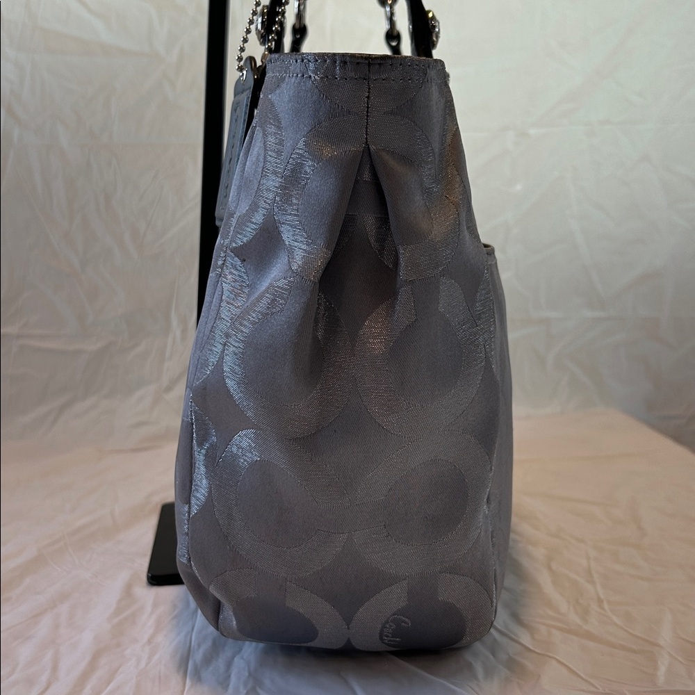 Coach Mia Op Art Lurex Grey Canvas Tote No 15746 - Picture 3 of 10